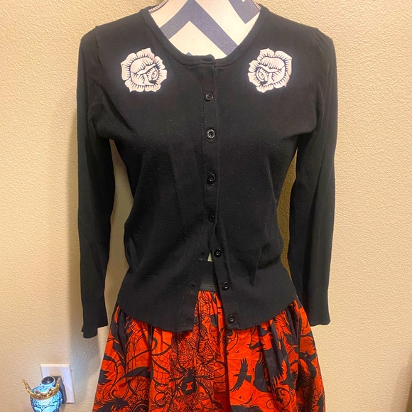 Sweaters - Teenage Runaway sugar skull and roses button up cardigan